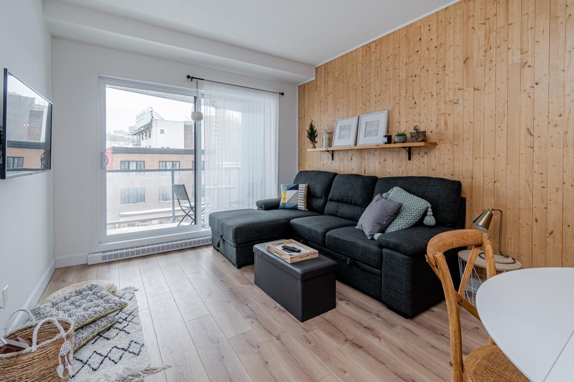 Old - Gym - Ac - Indoor Parking - Rooftop Chalet *